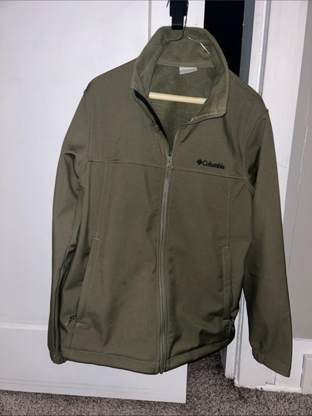 Men’s Columbia Zip Up Jacket- Medium